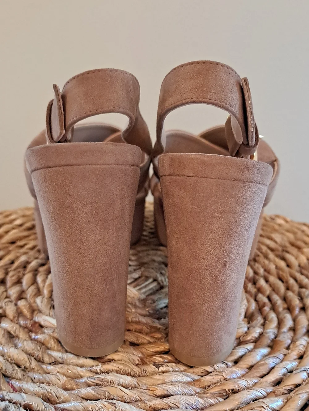 Stuart Weitzman Womens Luxury Jerry Camel Suede Platform Slingback 4.25